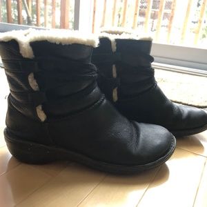 UGG Caspia Boots